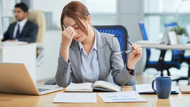 Burnout: Mengenali Gejala dan Cara Mengatasi Stres di Tempat Kerja