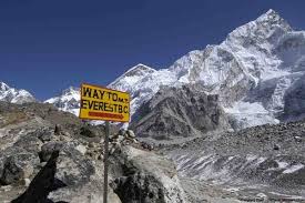 Nepal Perketat Syarat Pendakian Gunung Everest: Langkah Menuju Keselamatan dan Keberlanjutan